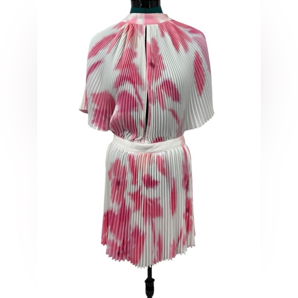 L'IDEE Pink Elite Flared-Sleeve Pleated Cutout Mini Dress NWT - Picture 2 of 8